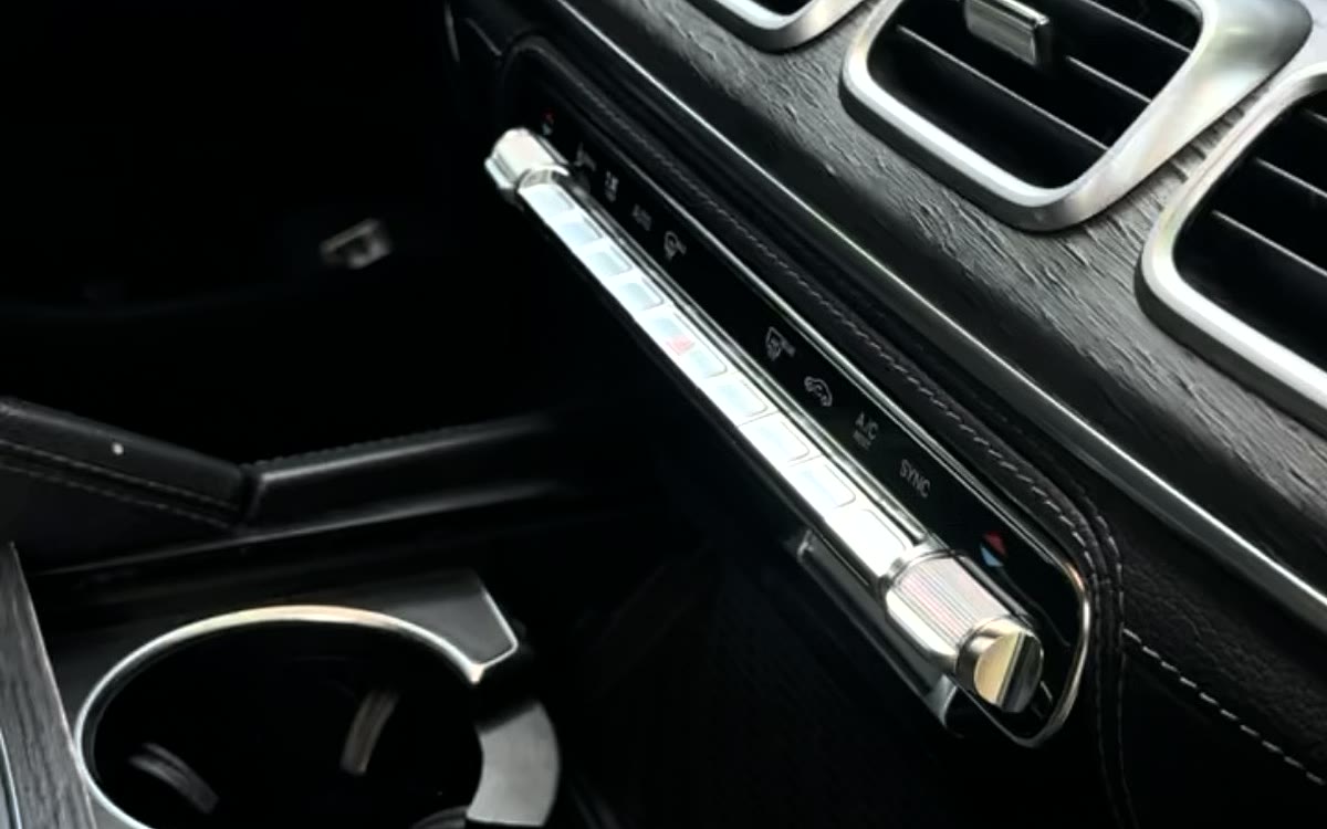 Cleaned dashboard, vents and centre console of a Mercedes interior